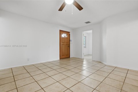 Casa en venta en Dania Beach, Florida, 3 dormitorios, 170.75 m2 № 2048658 - foto 6