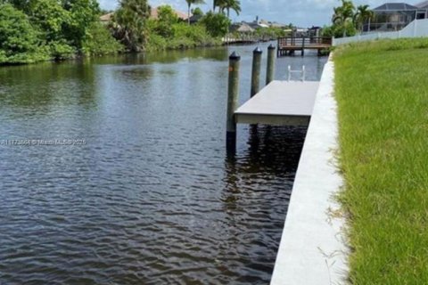 Terrain à vendre à Cape Coral, Floride № 1958831 - photo 1