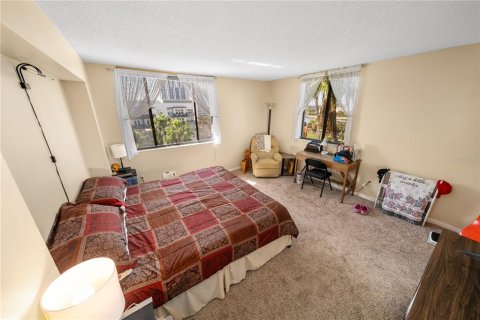 Condo in Tampa, Florida, 2 bedrooms  № 2143022 - photo 11