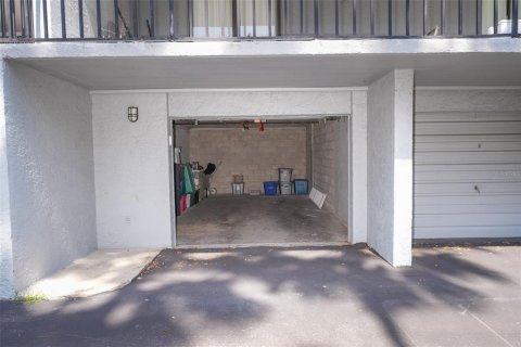 Condo in Tampa, Florida, 2 bedrooms  № 2143022 - photo 25