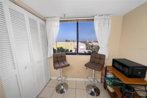 Condo in Tampa, Florida, 2 bedrooms  № 2143022 - photo 10