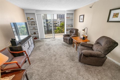 Condo in Tampa, Florida, 2 bedrooms  № 2143022 - photo 6