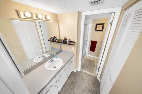 Condo in Tampa, Florida, 2 bedrooms  № 2143022 - photo 15