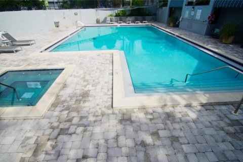 Condo in Tampa, Florida, 2 bedrooms  № 2143022 - photo 29