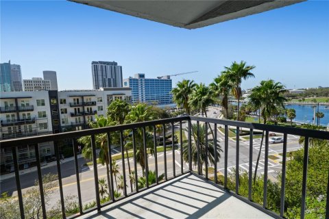 Condo in Tampa, Florida, 2 bedrooms  № 2143022 - photo 4
