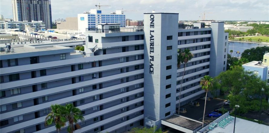 Condo in Tampa, Florida, 2 bedrooms  № 2143022
