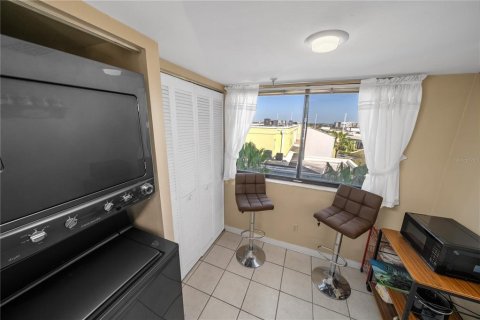 Condo in Tampa, Florida, 2 bedrooms  № 2143022 - photo 9