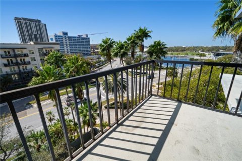 Condo in Tampa, Florida, 2 bedrooms  № 2143022 - photo 23