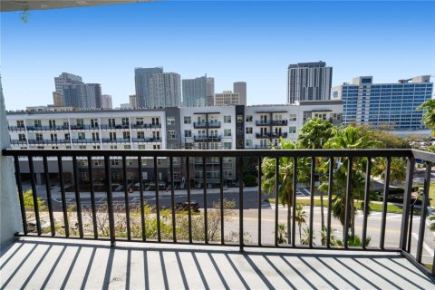 Condo in Tampa, Florida, 2 bedrooms  № 2143022 - photo 22