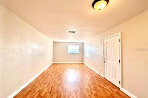 Apartamento en alquiler en Winter Haven, Florida, 2 dormitorios, 66.89 m2 № 2197468 - foto 5