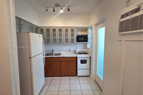Apartamento en alquiler en Miami Beach, Florida, 1 dormitorio, 74.32 m2 № 1933947 - foto 6