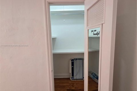 Apartamento en alquiler en Miami Beach, Florida, 1 dormitorio, 74.32 m2 № 1933947 - foto 10