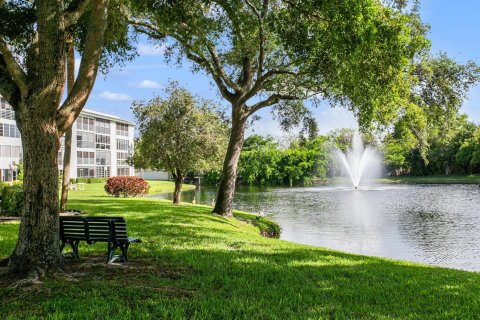 Condo in Coconut Creek, Florida, 2 bedrooms № 2088433