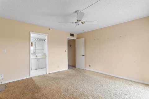 Condo in Coconut Creek, Florida, 2 bedrooms № 2088433 - photo 24