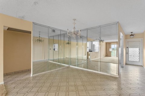 Condo in Coconut Creek, Florida, 2 bedrooms № 2088433 - photo 7