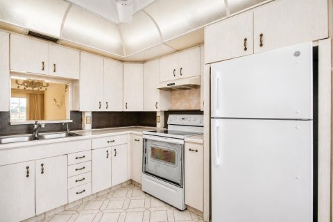 Condo in Coconut Creek, Florida, 2 bedrooms № 2088433 - photo 18