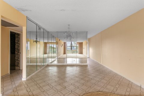 Condo in Coconut Creek, Florida, 2 bedrooms № 2088433 - photo 5