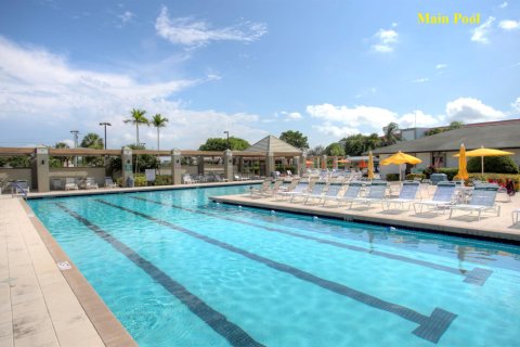 Condo in Coconut Creek, Florida, 2 bedrooms № 2088433 - photo 2