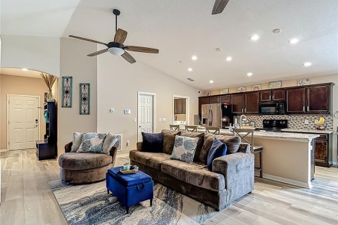 Villa ou maison à vendre à Zephyrhills, Floride: 4 chambres, 158.96 m2 № 1757492 - photo 10