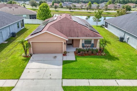 Villa ou maison à vendre à Zephyrhills, Floride: 4 chambres, 158.96 m2 № 1757492 - photo 1