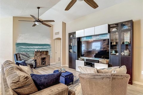Villa ou maison à vendre à Zephyrhills, Floride: 4 chambres, 158.96 m2 № 1757492 - photo 9