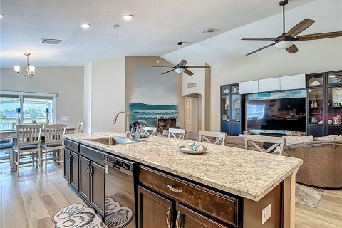 Villa ou maison à vendre à Zephyrhills, Floride: 4 chambres, 158.96 m2 № 1757492 - photo 17