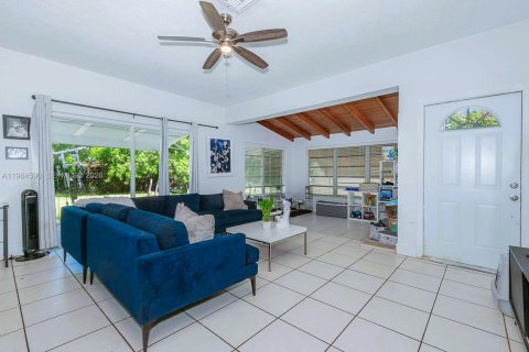 Casa en venta en Hallandale Beach, Florida, 2 dormitorios, 91.97 m2 № 2045758 - foto 6