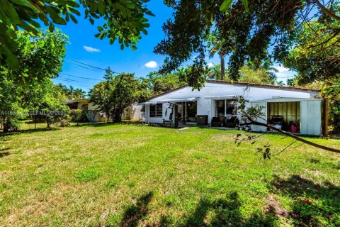 Casa en venta en Hallandale Beach, Florida, 2 dormitorios, 91.97 m2 № 2045758 - foto 3