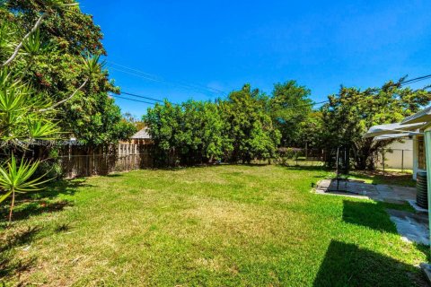 Casa en venta en Hallandale Beach, Florida, 2 dormitorios, 91.97 m2 № 2045758 - foto 12