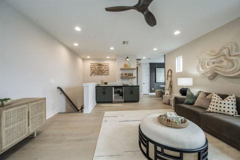 House in Punta Gorda, Florida 4 bedrooms, 239.97 sq.m. № 2211406 - photo 7