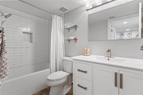 Купить кондоминиум в Тамарак, Флорида 2 спальни, 112.88м2, № 1985500 - фото 27