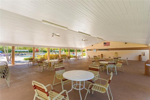 Купить кондоминиум в Тамарак, Флорида 2 спальни, 112.88м2, № 1985500 - фото 3