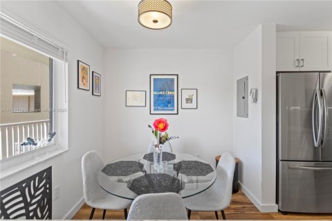 Купить кондоминиум в Тамарак, Флорида 2 спальни, 112.88м2, № 1985500 - фото 15