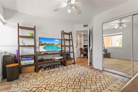 Купить кондоминиум в Тамарак, Флорида 2 спальни, 112.88м2, № 1985500 - фото 10