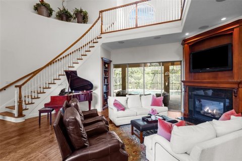 Casa en venta en New Port Richey, Florida, 6 dormitorios, 394.83 m2 № 1902777 - foto 10