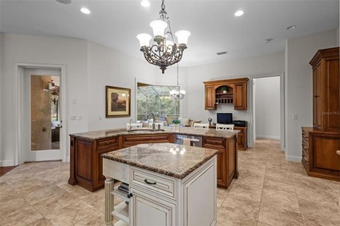 Casa en venta en New Port Richey, Florida, 6 dormitorios, 394.83 m2 № 1902777 - foto 15