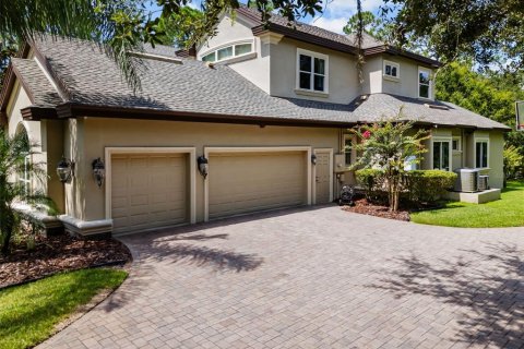 Casa en venta en New Port Richey, Florida, 6 dormitorios, 394.83 m2 № 1902777 - foto 4