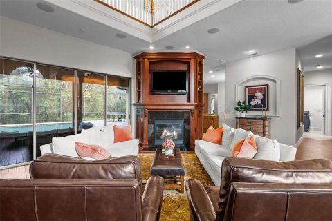 Casa en venta en New Port Richey, Florida, 6 dormitorios, 394.83 m2 № 1902777 - foto 8
