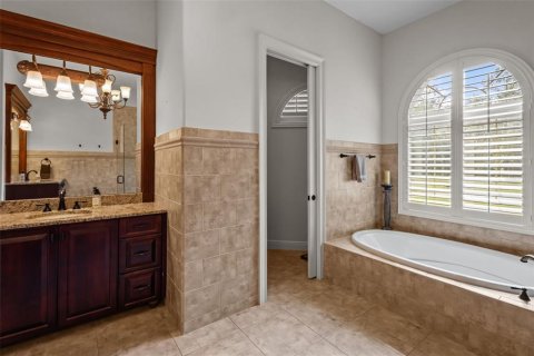 Casa en venta en New Port Richey, Florida, 6 dormitorios, 394.83 m2 № 1902777 - foto 22