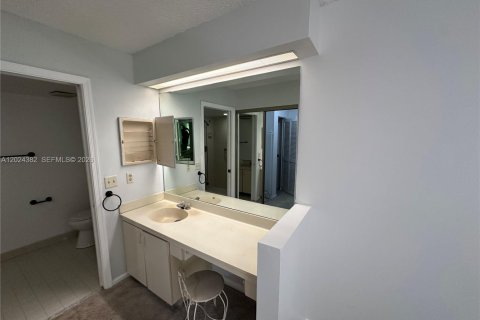 Touwnhouse à vendre à Boca Raton, Floride: 3 chambres, 150.97 m2 № 2172264 - photo 16