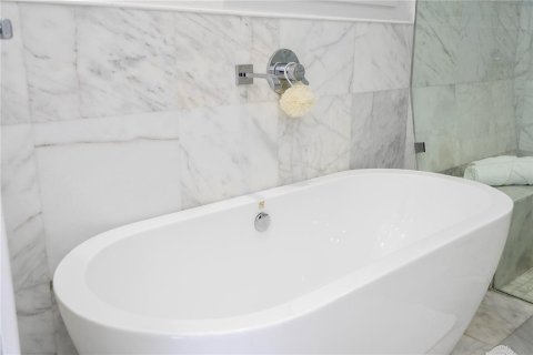 House in Orlando, Florida 3 bedrooms, 241.73 sq.m. № 2150387 - photo 28