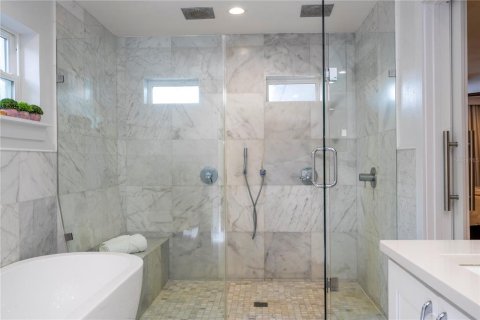 House in Orlando, Florida 3 bedrooms, 241.73 sq.m. № 2150387 - photo 27