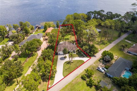 House in Orlando, Florida 3 bedrooms, 241.73 sq.m. № 2150387 - photo 2