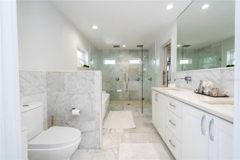 House in Orlando, Florida 3 bedrooms, 241.73 sq.m. № 2150387 - photo 30