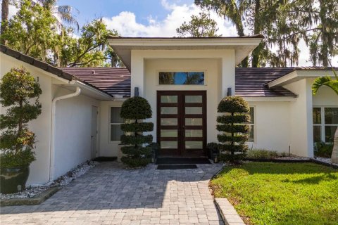 House in Orlando, Florida 3 bedrooms, 241.73 sq.m. № 2150387 - photo 3