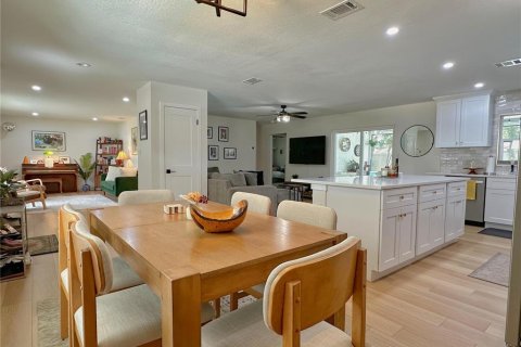 Villa ou maison à vendre à Orlando, Floride: 3 chambres, 148.18 m2 № 2349439 - photo 5