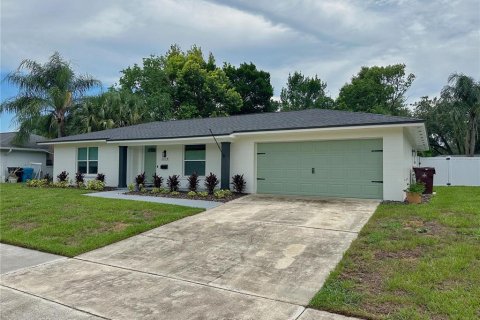 House in Orlando, Florida 3 bedrooms, 148.18 sq.m. № 2349439