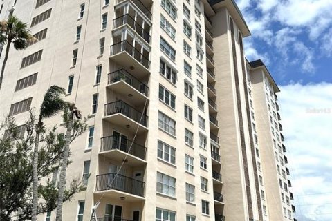 Copropriété à vendre à Saint Petersburg, Floride: 1 chambre, 76.18 m2 № 1918699 - photo 2
