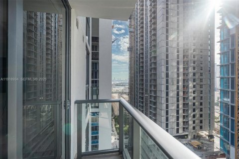 Condominio en venta en Miami, Florida, 32.52 m2 № 1976652 - foto 18