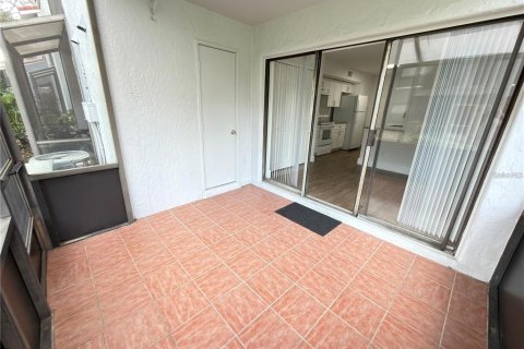 Condo in Orlando, Florida, 2 bedrooms  № 2277313 - photo 15
